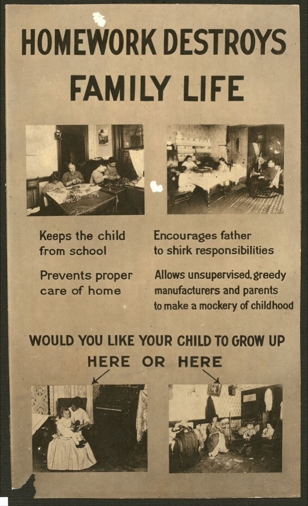 Plakat mit dem Text "Hausaufgaben zerstören das Familienleben" zeigt eine vielfältige Gruppe von Menschen, die entschlossen in die Kamera blicken.