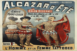 Plakat in Paris, das eine Tattoo-Studio bewirbt, mit zwei tätowierten Personen nebeneinander und Text.