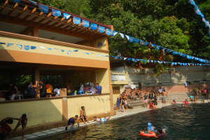 Am Sonntag: Späterer Öffnungsbeginn im Raffteich Schwimmbad